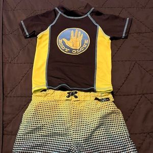 Boys 5T Body Glove Set